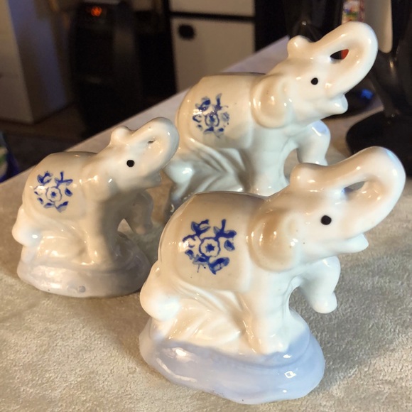 Accents Vintage Porcelain Elephant Figurines Set Of 3 Different Sizes